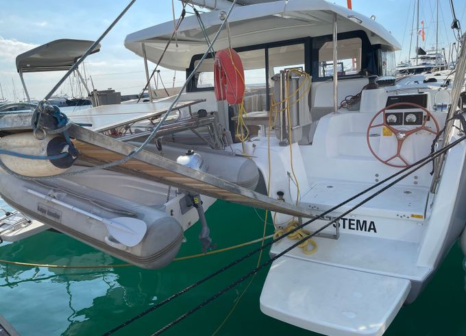 Excess 11 Stema