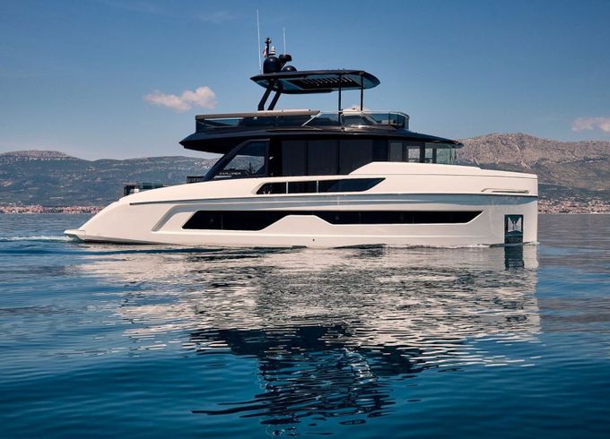 Explorer 62 Blue Moon