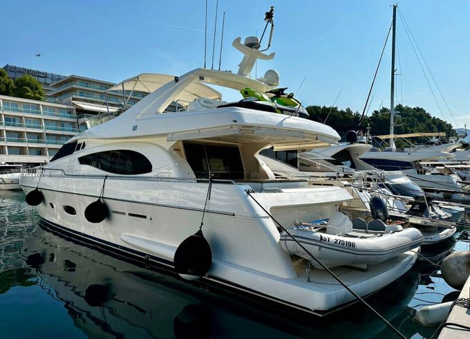 Ferretti 730 Angelica