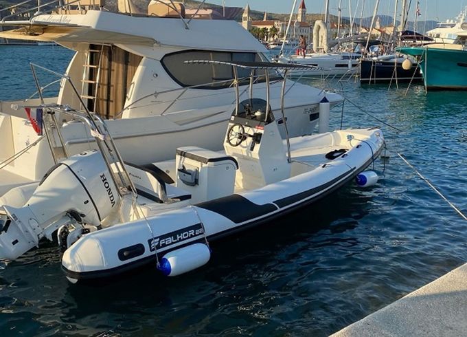 Falkor 22 RIB Falkor 22