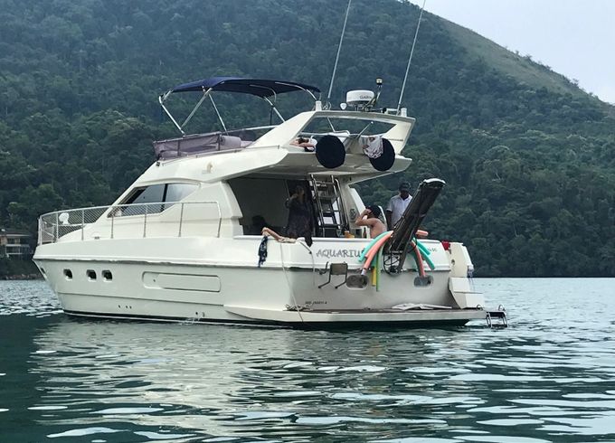 Ferretti 430 Aquarius 3