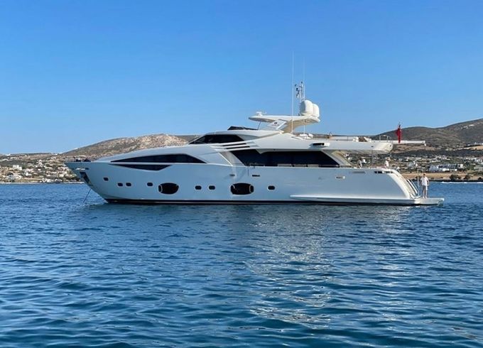 Ferretti Custom Line 100 Infinitas