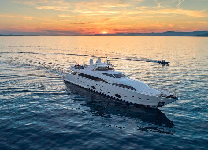 Ferretti Custom Line 112 Acceptus