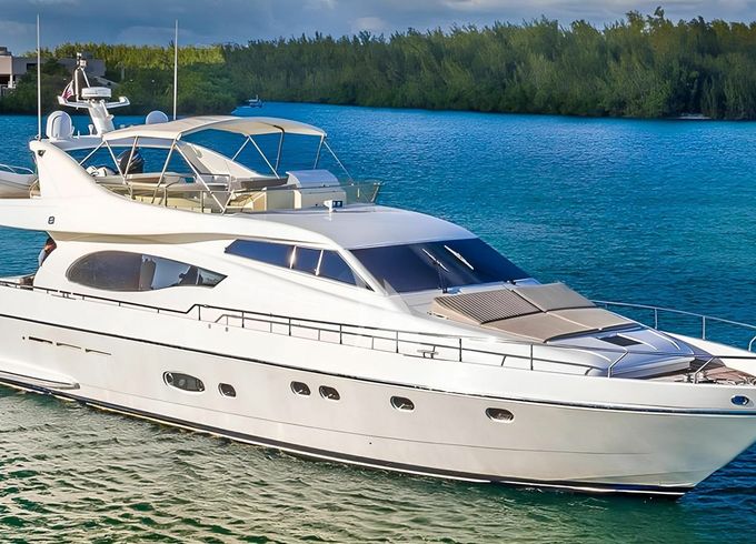Ferretti 72 Hasard