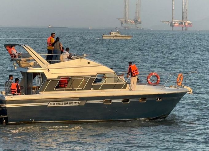 Fairline 40 Blue Whale