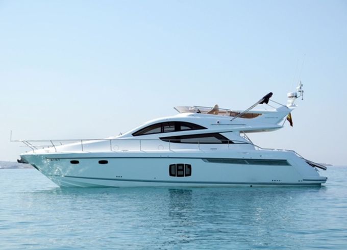 Fairline Phantom 48 Up & Down