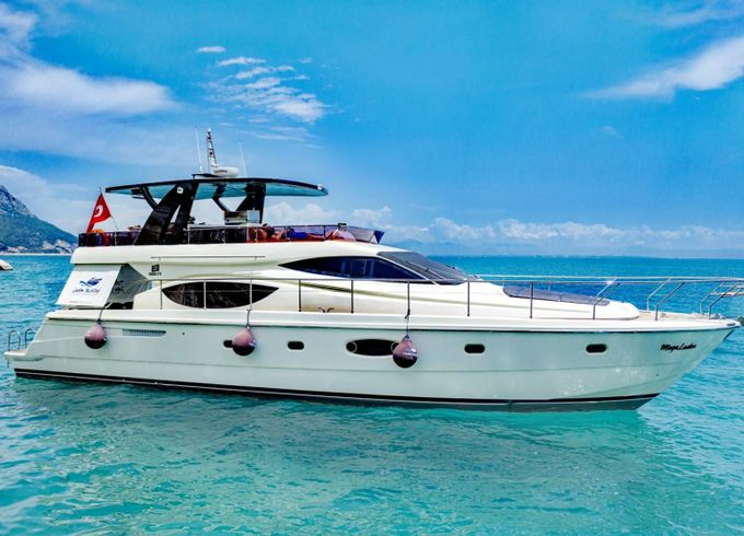 Ferretti 550 Mega Ladon
