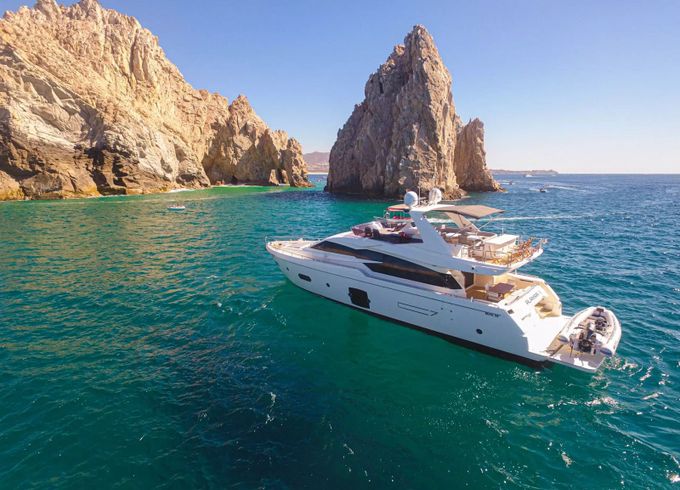 Ferretti 720 Alamar 2