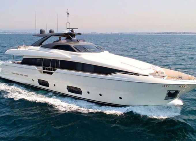 Ferretti 960 Lontano