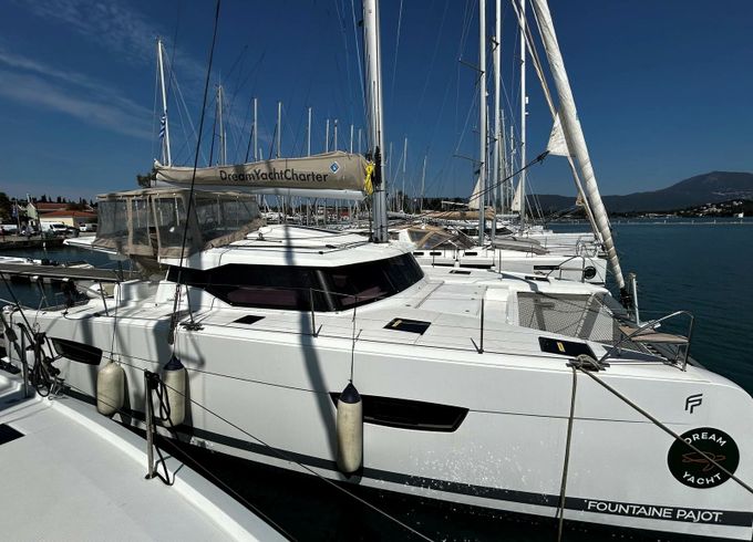 Fountaine Pajot Astrea 42 Hakuna Matata 1