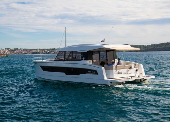 Fountaine Pajot MY 4.S Dana