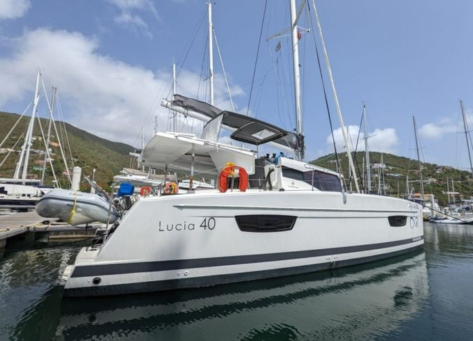Fountaine Pajot Lucia 40 Infinite Blue