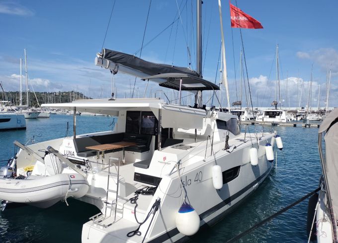Fountaine Pajot Isla 40 Luna