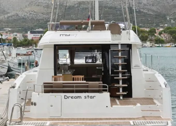 Fountaine Pajot MY 37 Dream Star