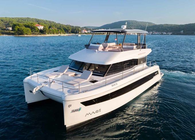 Fountaine Pajot MY6 Family 2.0