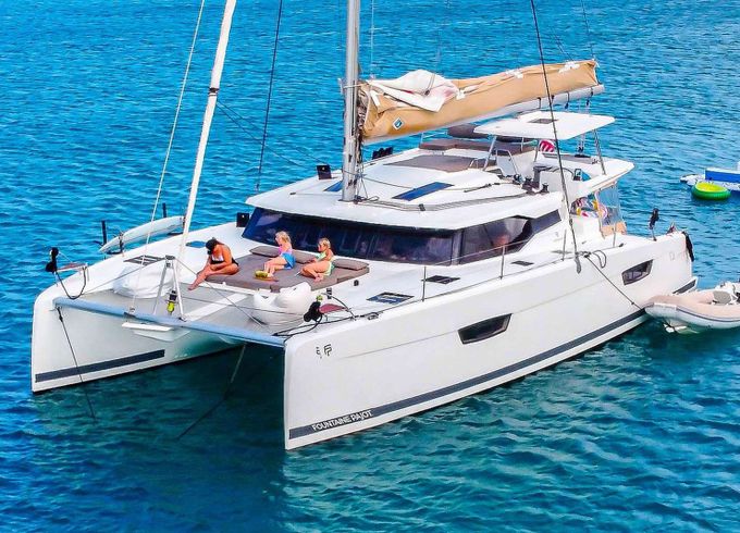 Fountaine Pajot Saona 47 Black Tortuga