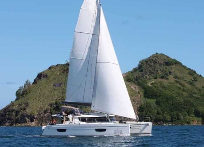 Fountaine Pajot Helia 44 Allende