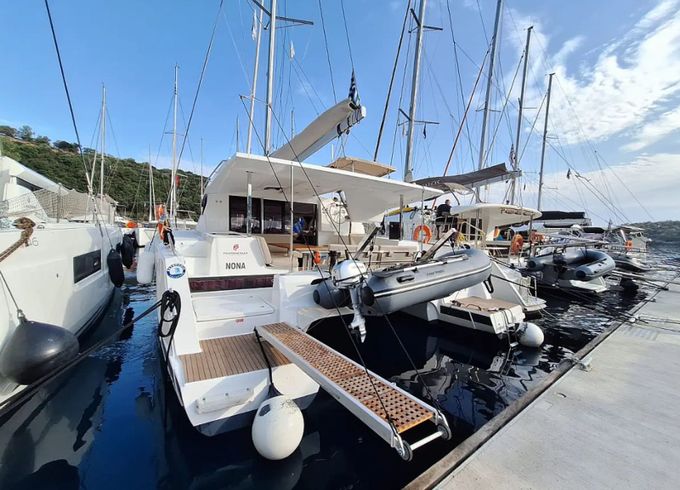 Fountaine Pajot Isla 40 Nona