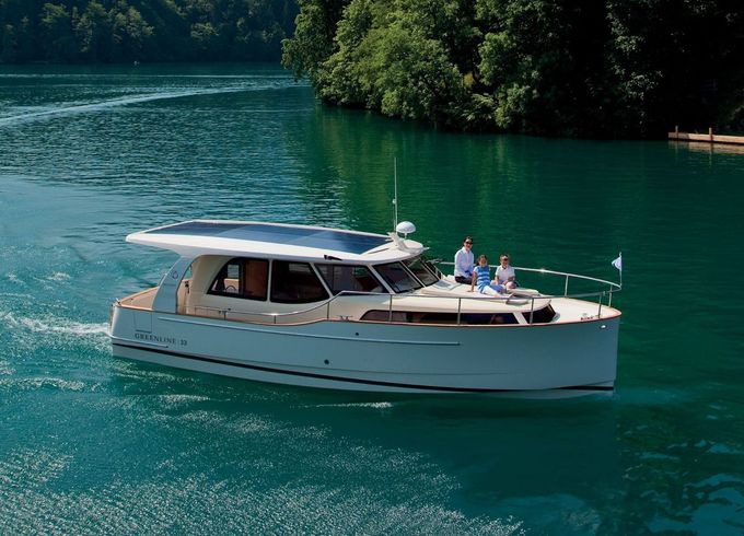 Greenline 33 Kragero Electric yacht
