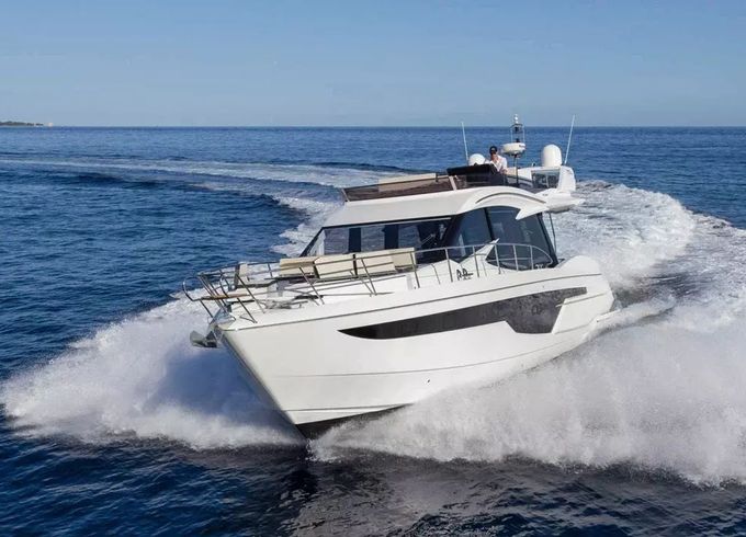 Galeon 500 Fly Aquarius Arrow