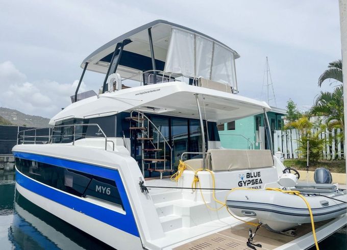 Fountaine Pajot MY6 Blue GypSea