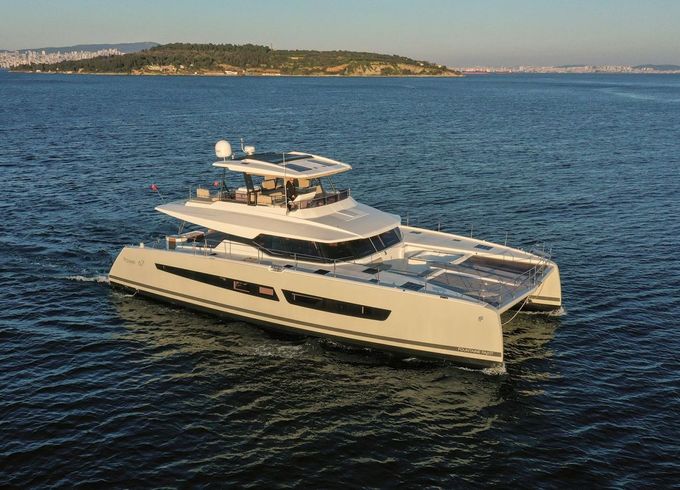 Fountaine Pajot Power 67 Ariva