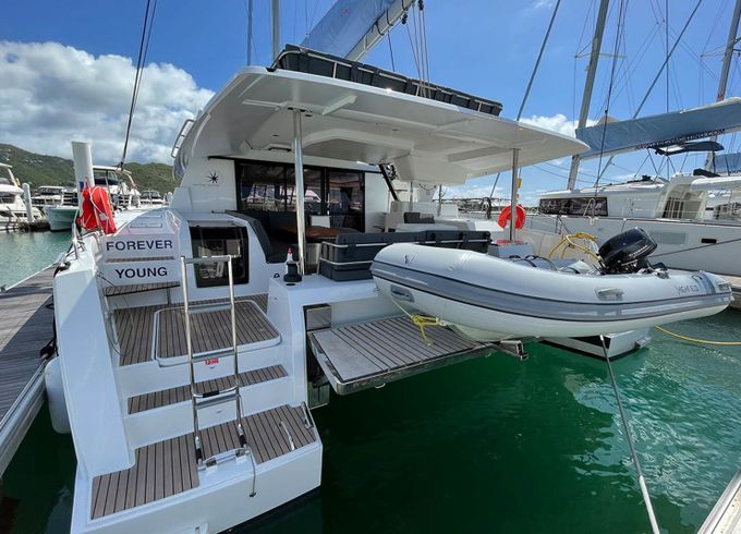 Fountaine Pajot Tanna 47 Knotty Cat