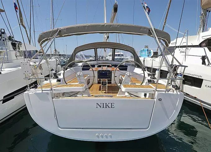 Hanse 418 Nike