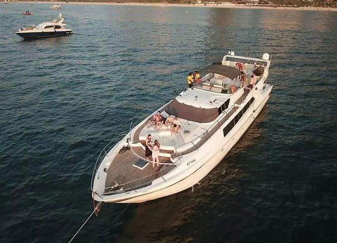 Gulf Craft Majesty 88 Cobone