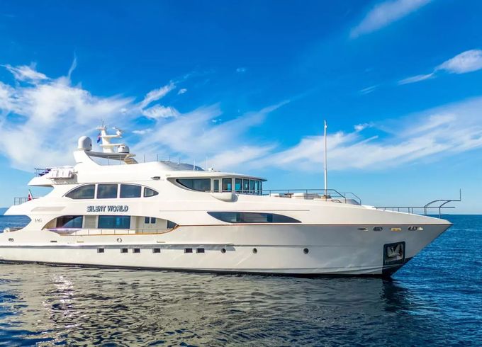 IAG Yachts Primadonna Silent World