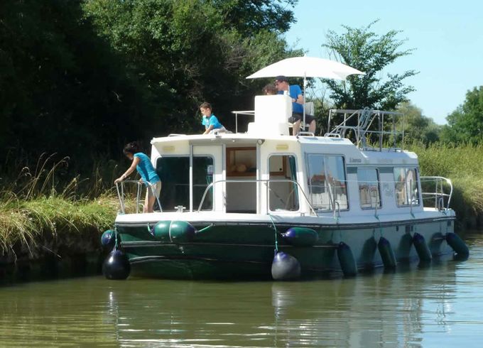 Jeanneau Eau Claire 930 Fly 22