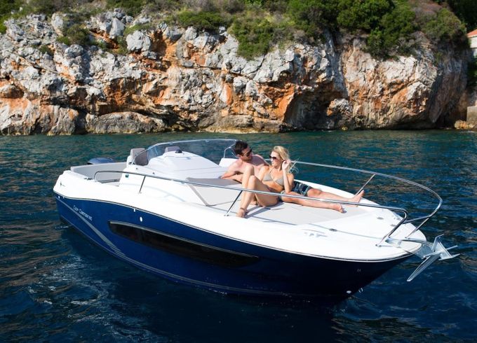 Jeanneau Cap Camarat 7.5 Hydra