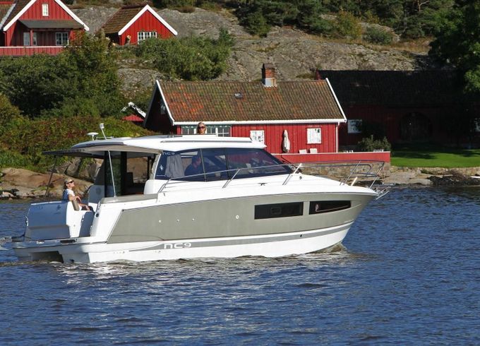 Jeanneau NC 9 Oaseas