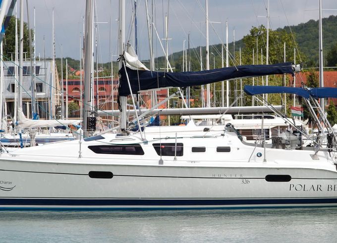 Hunter 326 Polar Bear
