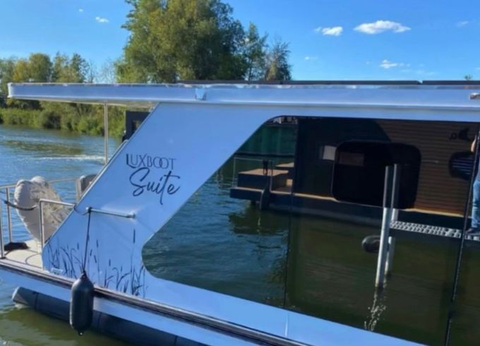 Houseboat Luxboot Lake Suite