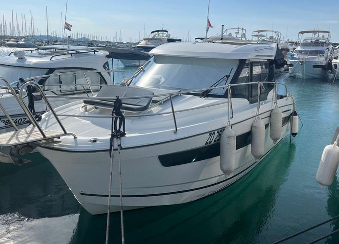 Jeanneau Merry Fisher 895 Likarija