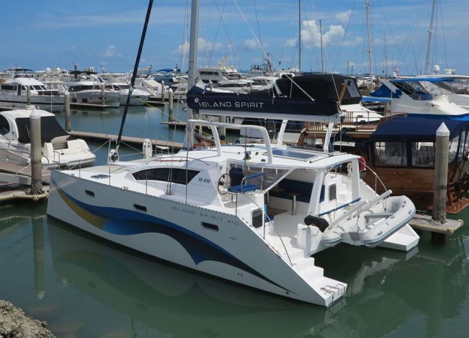 Island Spirit 410 Fortunate Sun
