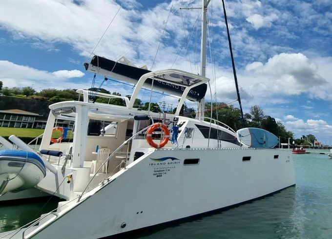 Island Spirit 410 Gauthai