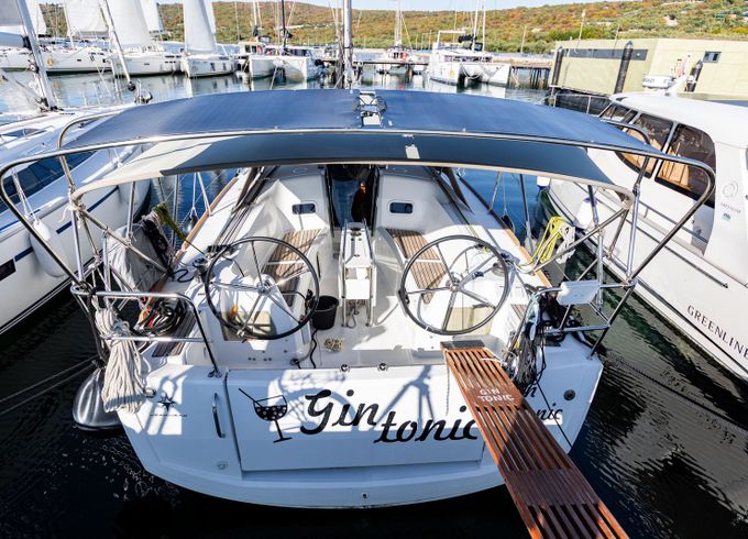 Jeanneau Sun Odyssey 349 Gin Tonic