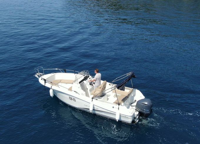 Jeanneau Cap Camarat 7.5 CC 18