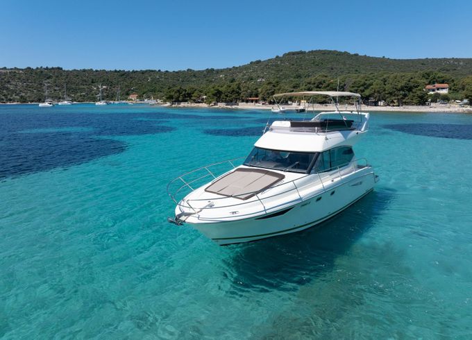 Jeanneau Prestige 400 Fly Mare Calmo