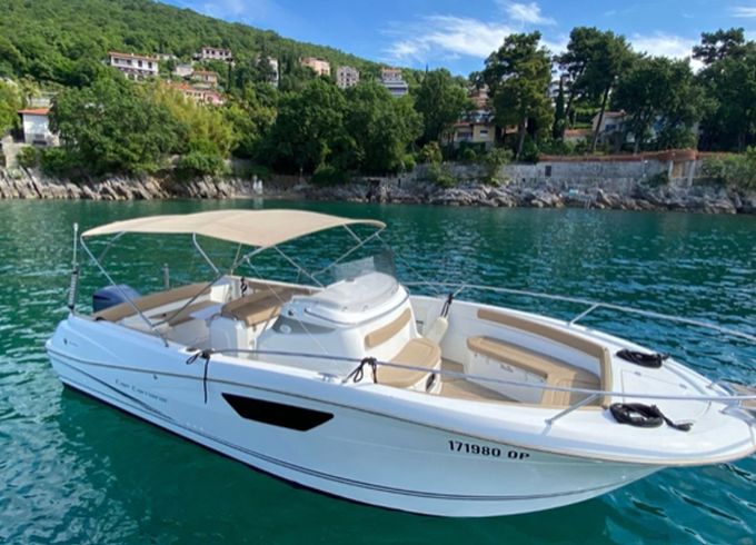 Jeanneau Cap Camarat 8.5 CAP CAMARAT 8,5 CC