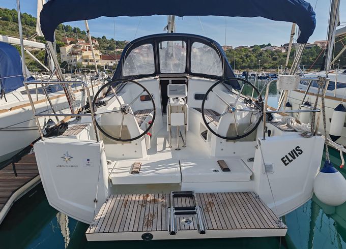 Jeanneau Sun Odyssey 349 Elvis