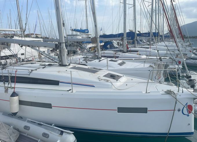 Jeanneau Sun Odyssey 380 Sunsail 22