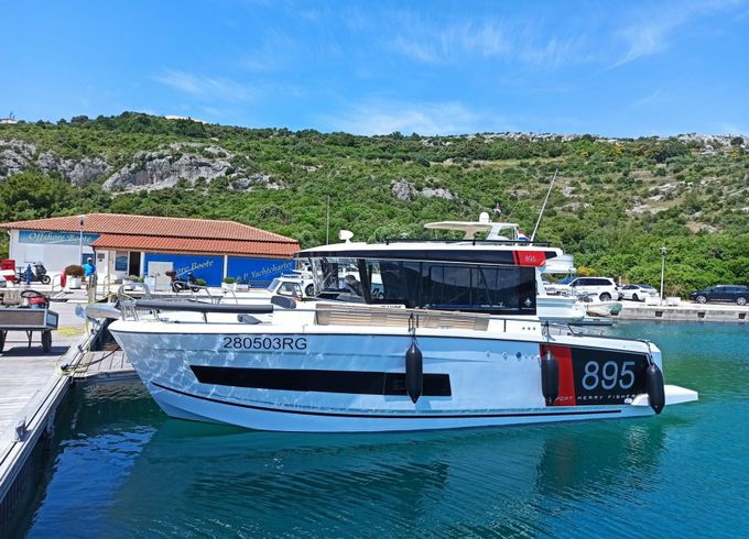 Jeanneau Merry Fisher 895 Surprise