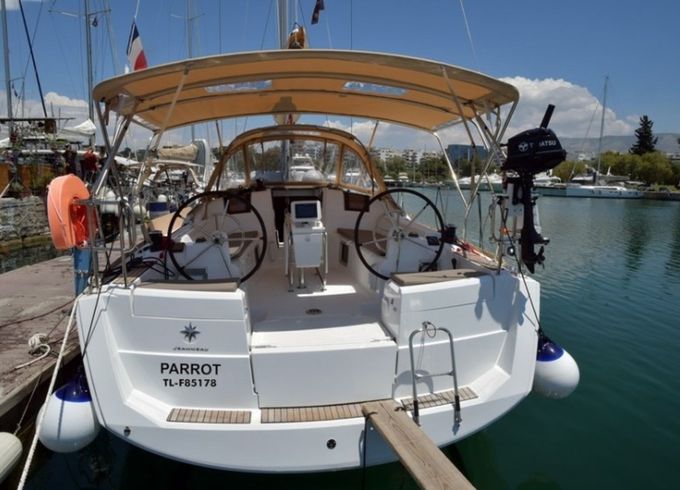 Jeanneau Sun Odyssey 389 Parrot