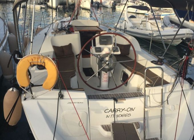 Jeanneau Sun Odyssey 33i Carry On