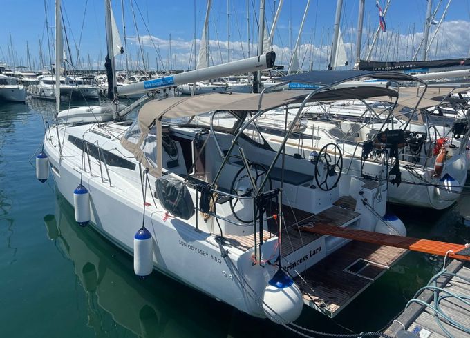 Jeanneau Sun Odyssey 380 Princess Lara