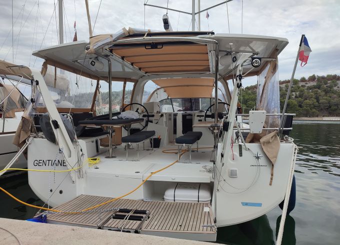 Jeanneau Sun Loft 47 Gentiane
