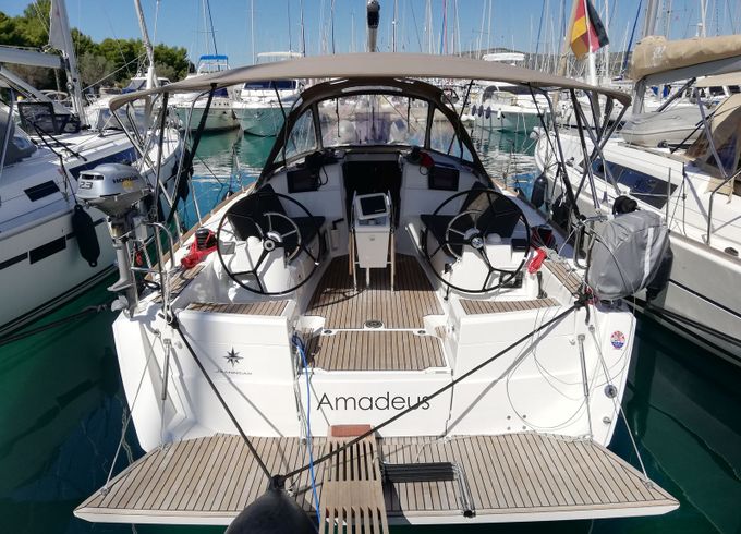 Jeanneau Sun Odyssey 389 Amadeus
